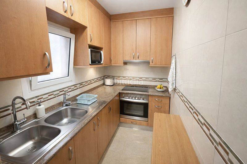 Foto a4ba0e5f-f1ba-4b81-ba0e-351194baf8cd. Pis amb calefacció a El Pedró Cornellà de Llobregat