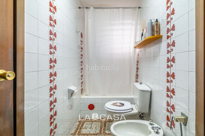 Foto 26250d58-f188-42c0-811e-bf45609e086f. Àtic amb aparcament piscina a Baixador Castelldefels