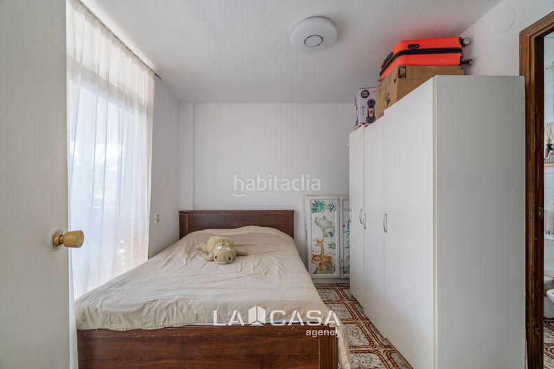 Foto 3ce0f667-0bee-4a9b-8f24-a00aa541092c. Àtic amb aparcament piscina a Baixador Castelldefels