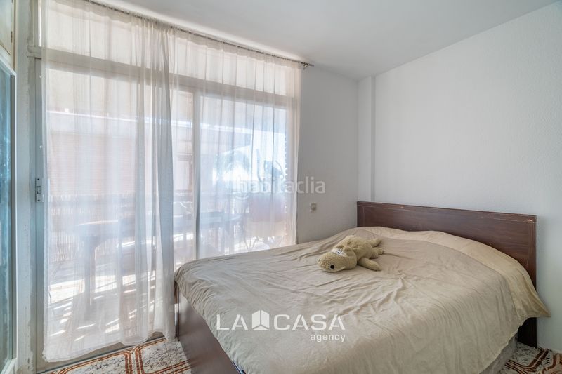 Foto 79cca844-f881-4920-a291-2f92215ae306. Àtic amb aparcament piscina a Baixador Castelldefels