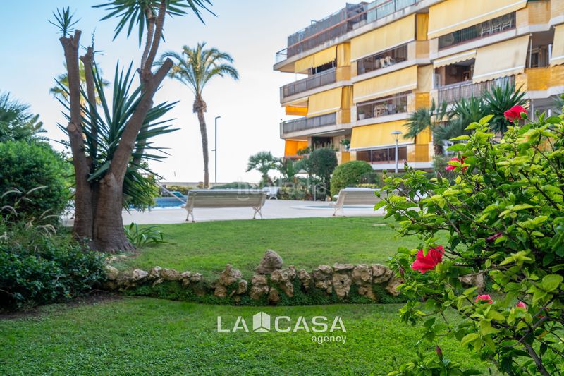 Foto 8192d41e-fbba-4c45-be35-6b90968bb8db. Àtic amb aparcament piscina a Baixador Castelldefels