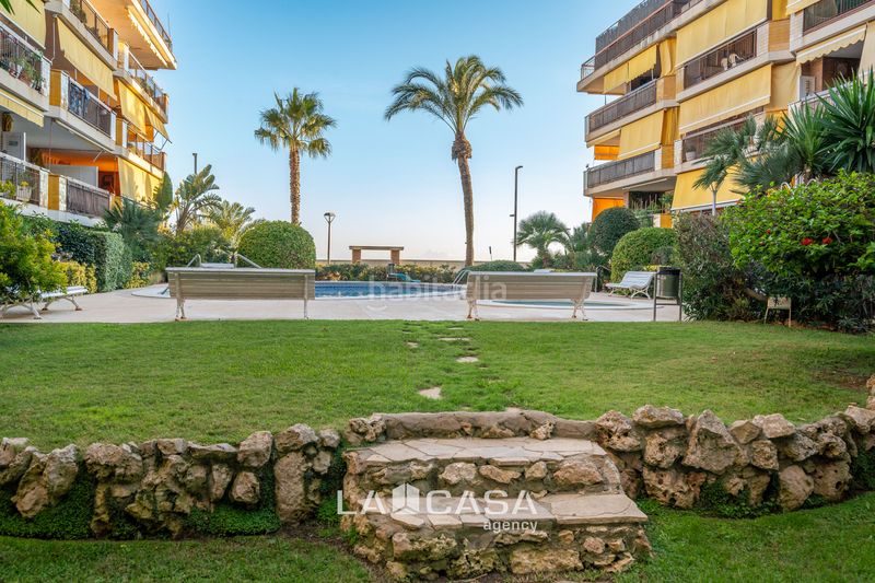 Foto 98fa9e8c-5468-4d20-bcd5-12ce62f9457c. Àtic amb aparcament piscina a Baixador Castelldefels