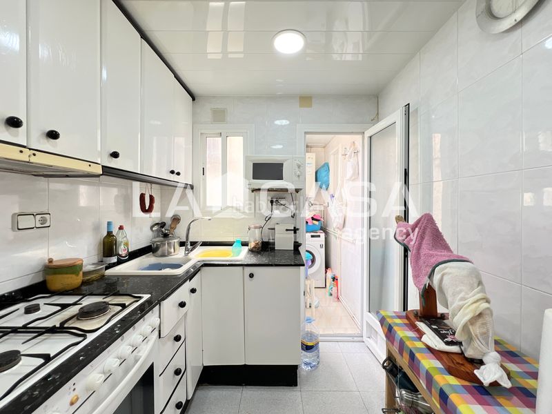 Foto 0561c1ea-1d09-4011-b788-33e8842d3811. Àtic amb calefacció a Prosperitat Barcelona