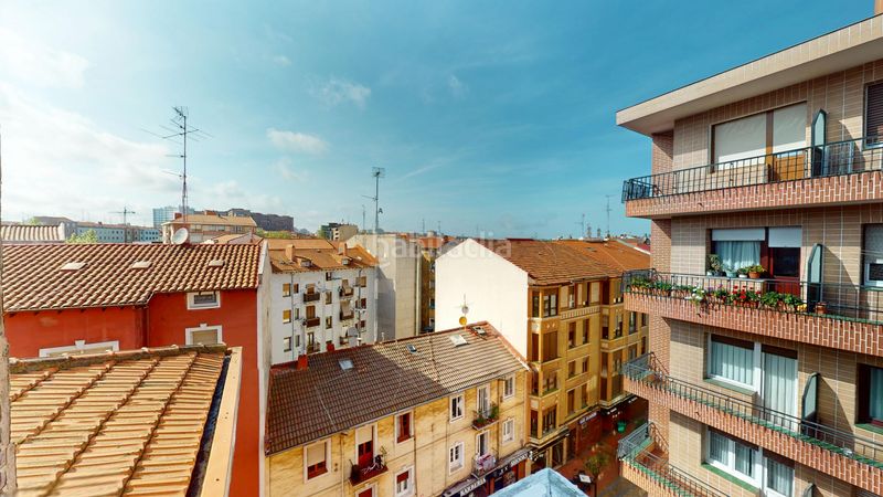 Foto a0820f76-01b6-4efc-bdee-866e76b19cf0. Dúplex amb calefacció a Centro Barakaldo