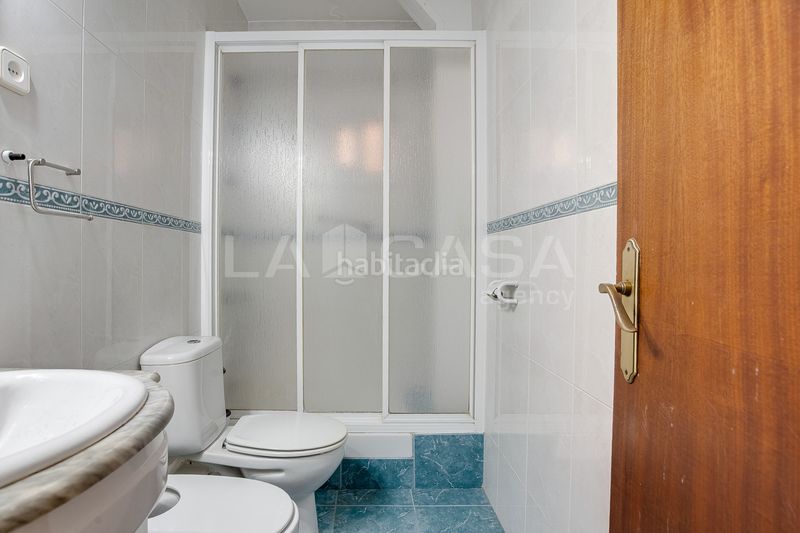 Foto eed9415c-f696-4e0d-80ff-8b966b2020de. Pis a Sant Ildefons Cornellà de Llobregat