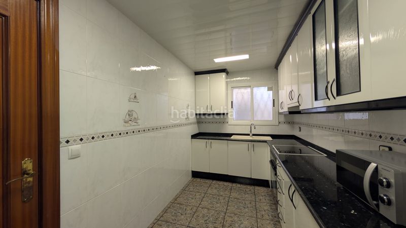 Foto 19c0dc3e-b6da-452e-9625-ad2b72c2b56d. Planta baixa a La Gavarra Cornellà de Llobregat