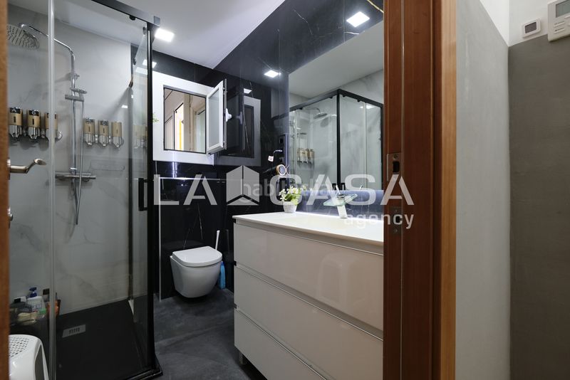 Foto 1286f39b-a2c9-40c4-94f9-ad0330e4d524. Pis a Vilapicina - Torre Llobeta Barcelona