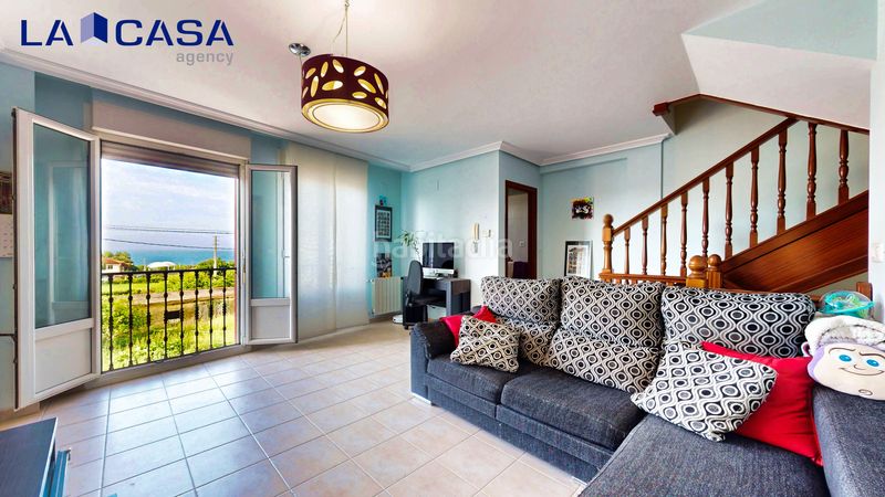 Foto aea87b3c-0fea-4373-9c87-f26db8a2e24f. Casa adossada amb aparcament a Oriñón- Allendelagua Castro - Urdiales