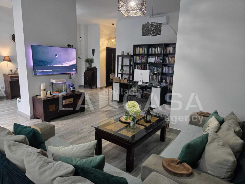 Foto fec2a832-1a64-4a45-95d4-51ef31235dd0. Planta baixa a San Pedro-Gabriel Miró-María Guerrero Línea de la Concepción (La)
