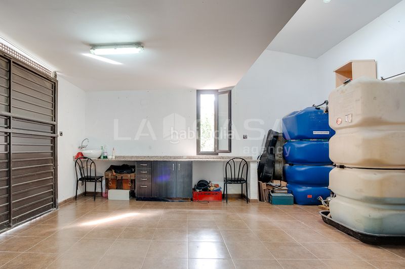Foto 0b321304-237e-4425-ba49-72bde77e57ff. Casa amb calefacció aparcament piscina a Corbera de Llobregat