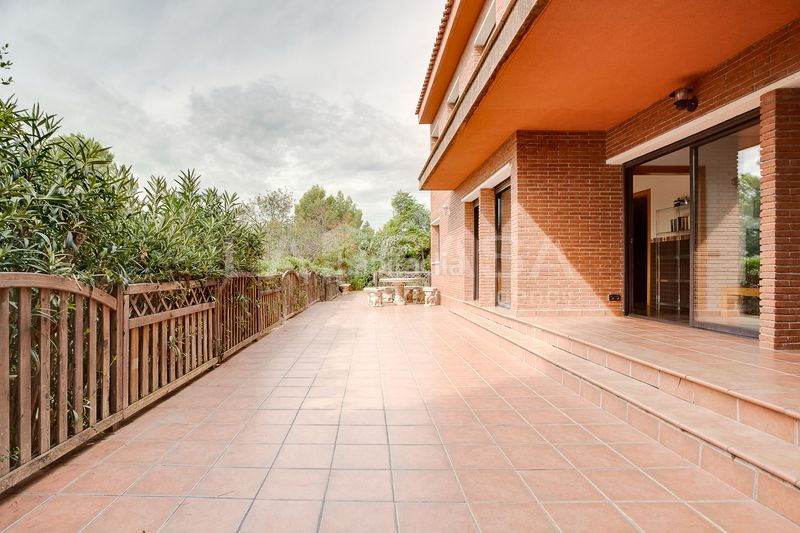 Foto 2e6f3590-151a-4d6a-9bff-16f224b8c3d9. Casa amb calefacció aparcament piscina a Corbera de Llobregat