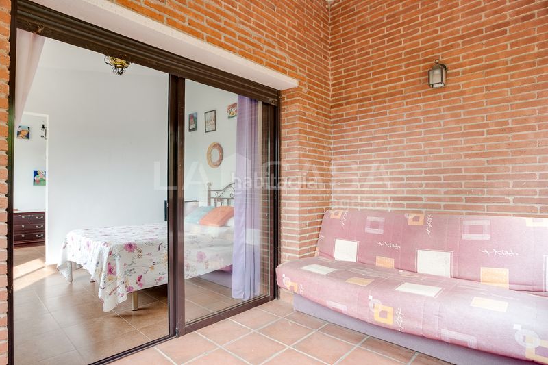 Foto 3979110a-1895-4363-bdae-c78062463c87. Casa amb calefacció aparcament piscina a Corbera de Llobregat