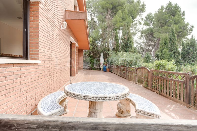 Foto 5a8475e0-0cf6-490a-901e-e91ad69dcff8. Casa amb calefacció aparcament piscina a Corbera de Llobregat