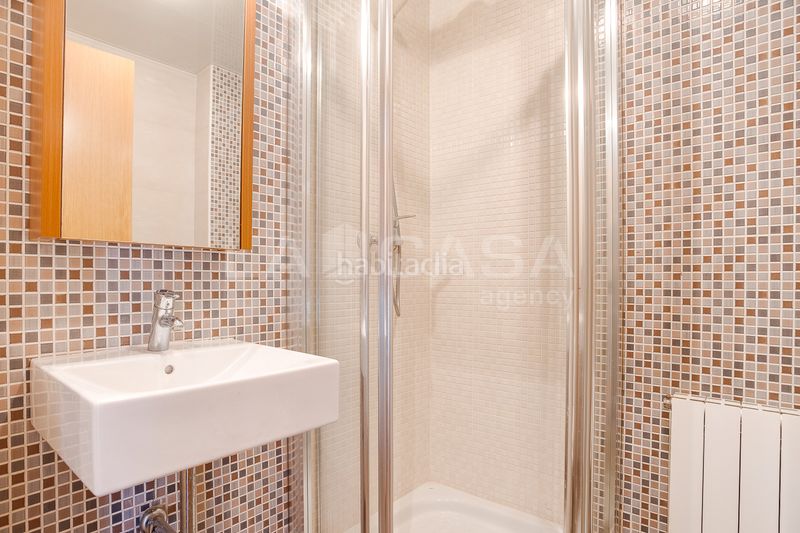 Foto 7613c644-1362-474f-84bb-abde8c11bc20. Casa amb calefacció aparcament piscina a Corbera de Llobregat