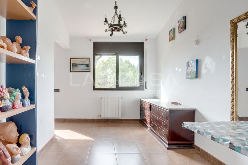 Foto a51d1fa5-e013-441a-ba9e-3727ebe559ee. Casa amb calefacció aparcament piscina a Corbera de Llobregat