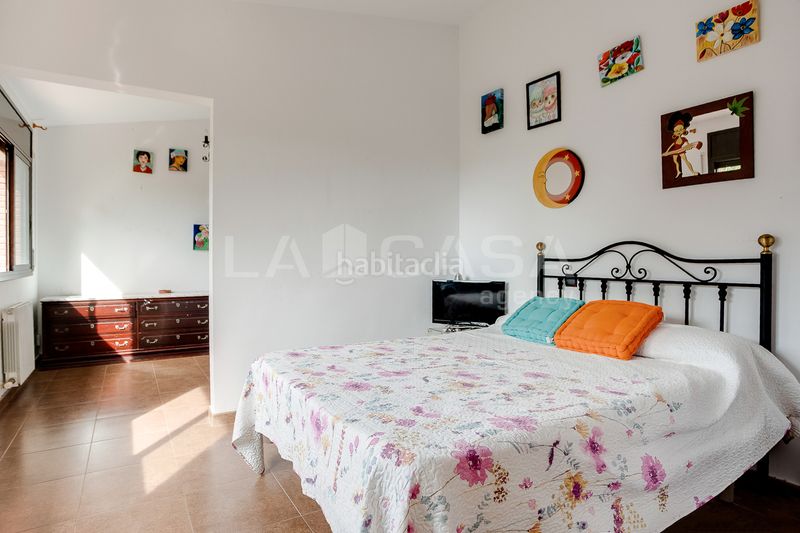 Foto b2c49211-a08e-4df6-a2fa-3814bc1af84a. Casa amb calefacció aparcament piscina a Corbera de Llobregat