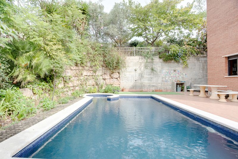 Foto b5b74002-2333-4011-b715-676b945763c2. Casa amb calefacció aparcament piscina a Corbera de Llobregat