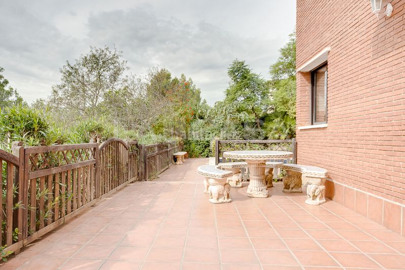 Foto c8b9abda-6ff9-4cc0-82c4-9a235ef24a5c. Casa amb calefacció aparcament piscina a Corbera de Llobregat