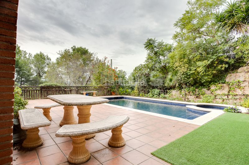 Foto d5cb7933-50d4-4649-abe7-a798eb2f3253. Casa amb calefacció aparcament piscina a Corbera de Llobregat