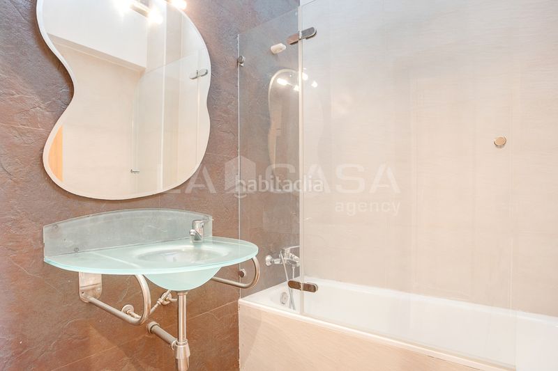 Foto d61885a1-ba69-4c55-b798-def130435b80. Casa amb calefacció aparcament piscina a Corbera de Llobregat