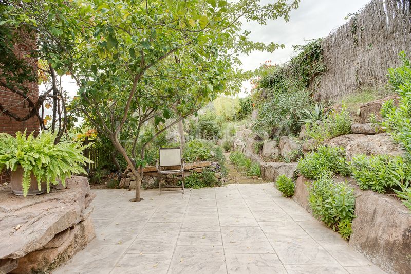 Foto e23f68a4-c34f-4300-a6df-c0aecd188805. Casa amb calefacció aparcament piscina a Corbera de Llobregat