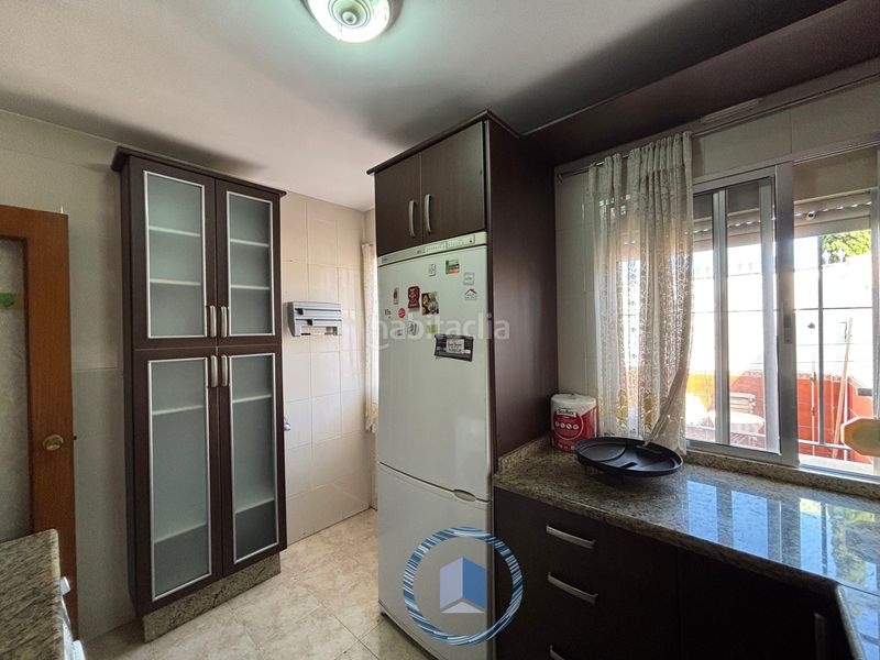 Foto c3f51c19-d953-4d8d-a72d-6b05614d0f43. Casa adossada amb aparcament a Condequinto Montequinto