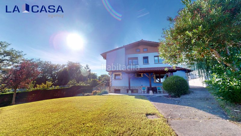 Foto 1e8d54cb-721e-489f-8d87-5f9cb2444a45. Casa amb aparcament a Bermeo