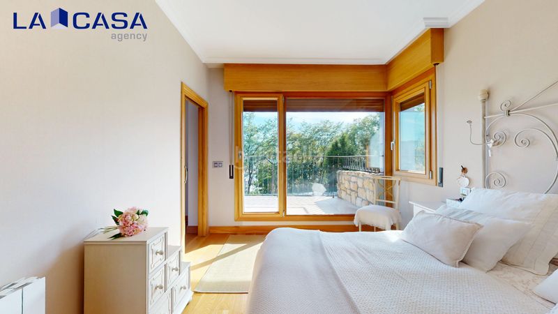 Foto 4b03bf6b-c755-453f-a12c-063de947d1e1. Casa amb aparcament a Bermeo