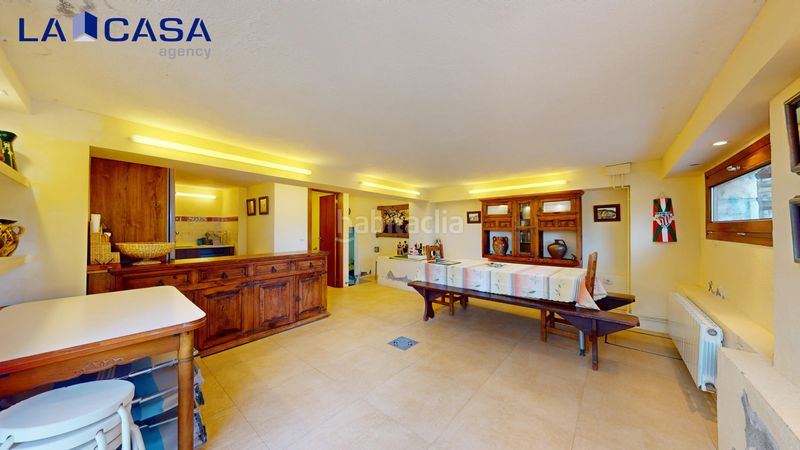 Foto a434fd42-0f4a-4339-a98d-e2d74f8d016a. Casa amb aparcament a Bermeo