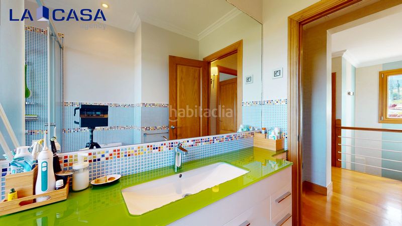 Foto b8631155-e603-4daf-94ea-7efccdc457c9. Casa amb aparcament a Bermeo