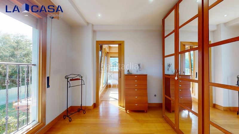 Foto c11386a9-2d01-45d0-9ac9-35151240a96d. Casa amb aparcament a Bermeo