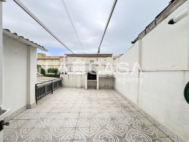 Foto 985758da-b66e-43f2-99a9-5800356978c8. Casa amb calefacció aparcament a Gorg Badalona