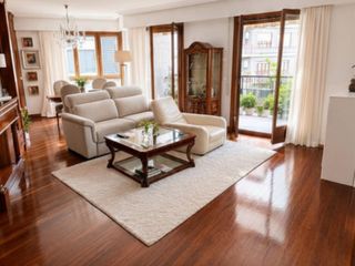 Etagenwohnung  Anzaran plaza