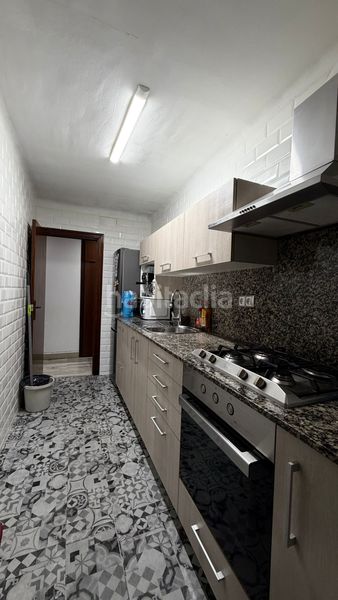 Foto e5b075ae-e1e7-4988-9853-0ddf30e5c194. Planta baixa amb calefacció a Roquetes Barcelona