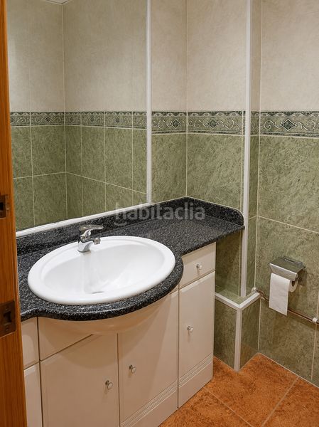 Foto 55e9efc0-0ae1-456b-8ff2-226ae1946449. Local comercial a La Gavarra Cornellà de Llobregat