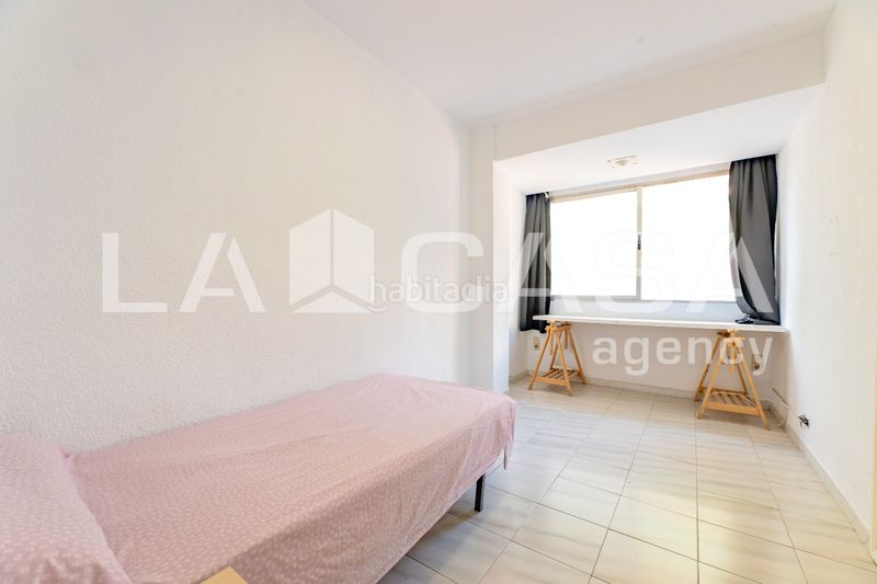 Foto f58b0e46-b55d-401d-bdea-70b4d145c0e2. Pis a Ciutat Jardí Valencia