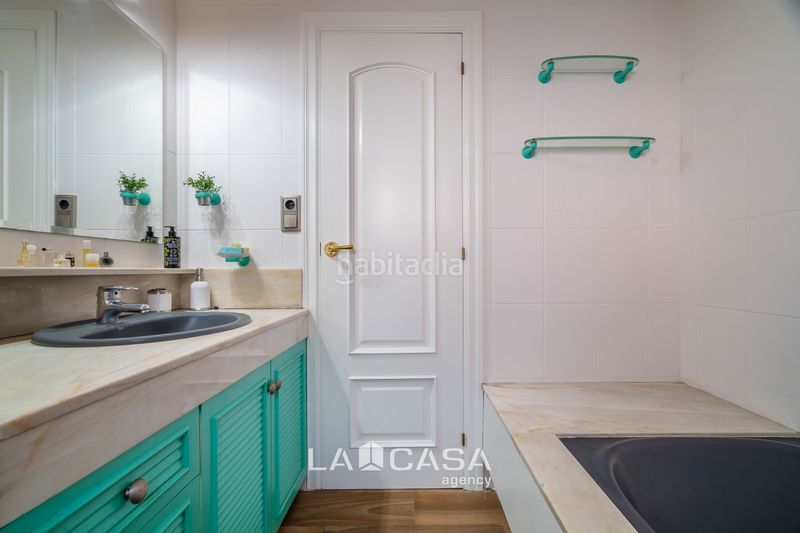 Foto 087121a1-9a26-4667-81b4-34be5a9a8637. Casa amb calefacció aparcament piscina a Lluminetes Castelldefels
