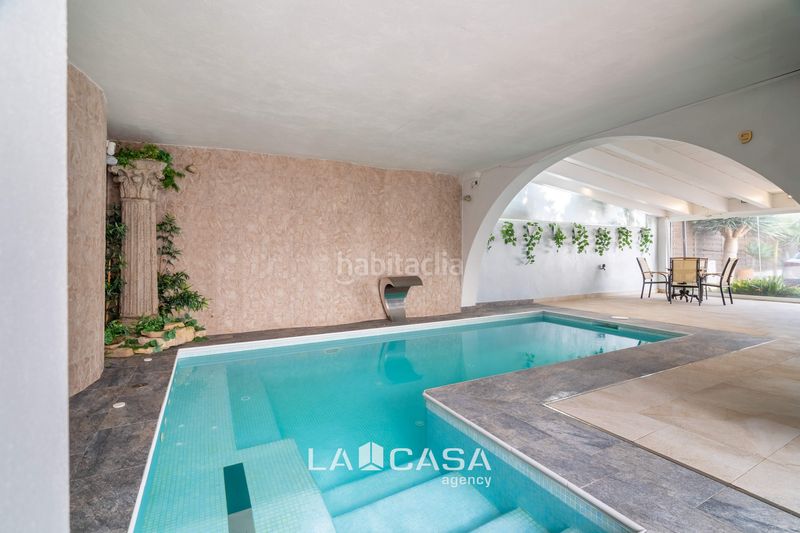 Foto 1d3543a1-88a4-4e95-b51d-a7a439c661b7. Casa amb calefacció aparcament piscina a Lluminetes Castelldefels