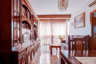 Pis  Avinguda de les corts catalanes