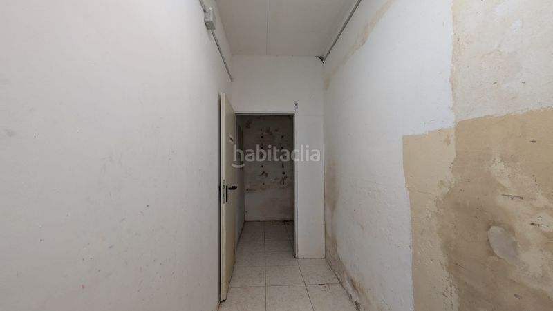 Foto 84300db3-a6bd-4ed2-b800-8a0bb712793d. Local comercial a La Gavarra Cornellà de Llobregat