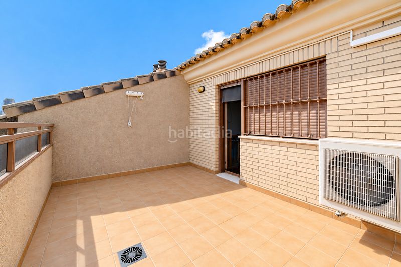 Foto 77b230fa-14c3-4911-bf83-7feb57cd823c. Casa adossada amb calefacció aparcament piscina a Valencia