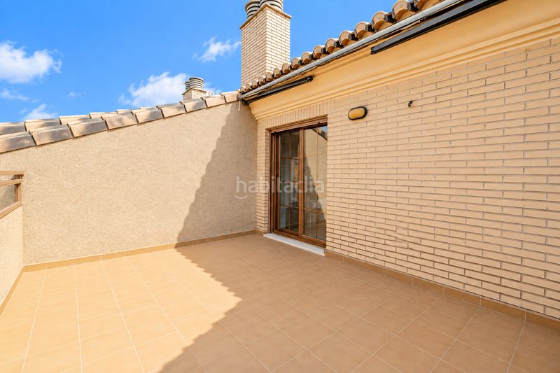 Foto e5a21b7e-a9bb-49dd-98b2-92b83b9f57e4. Casa adossada amb calefacció aparcament piscina a Valencia