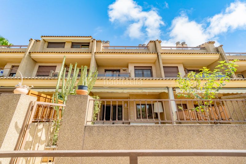 Foto e9efb628-9bf8-4a5d-ba10-098036d47b35. Casa adossada amb calefacció aparcament piscina a Valencia