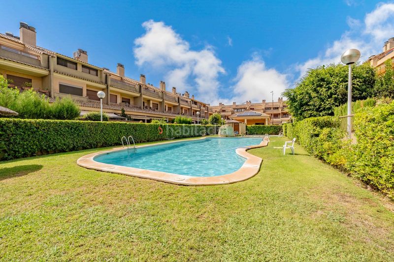 Foto f600cdea-fc84-46c6-9f58-63370f777b03. Casa adossada amb calefacció aparcament piscina a Valencia
