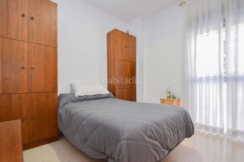 Foto f40cea1b-f1e3-493a-ba91-e5c6677a1d2c. Pis a Barrio de Zaidín Granada