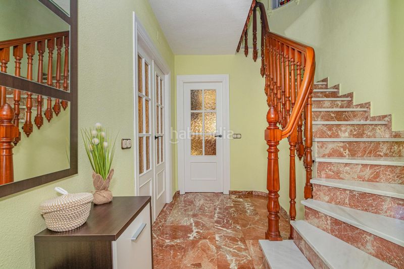 Foto a51b3006-00f6-4d32-8aad-43f72f1341e8. Casa adossada amb aparcament a Híjar Gabias (Las)