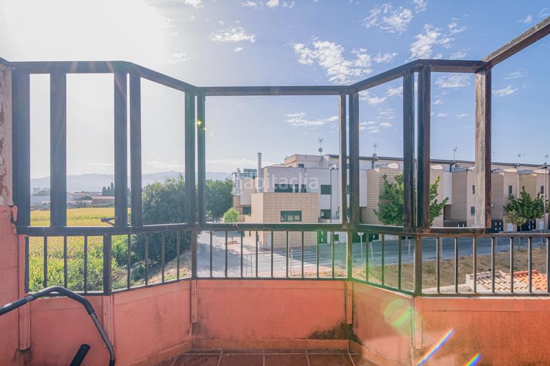 Foto b850df89-dc21-4a50-9b68-5d56563f5730. Casa aparellada amb calefacció aparcament piscina a Armilla