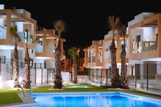 Casa a Los Almendros. Apartamento a la venta en planta baja en orihuela costa