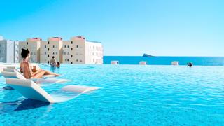 Apartamento en Playa Poniente. Moderno apartamento de 4 dormitorios en residencial exclusivo co