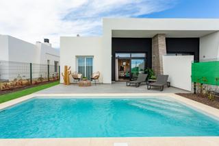 Casa aparellada a Algorfa. Fantastica villa pareada con piscina privada en campo de golfalg